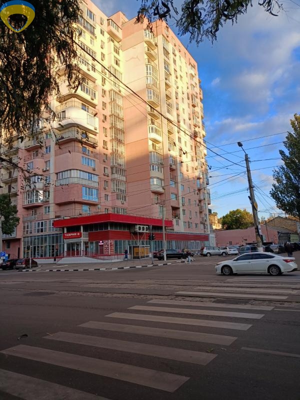 продажа трехкомнатной квартиры номер A-174387 в Малиновском районе, фото номер 4